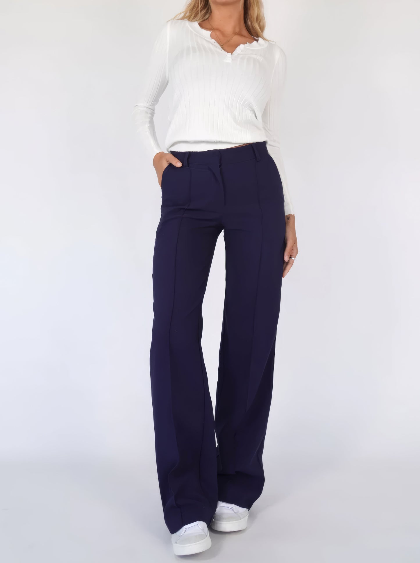 CHARLOTTE | Pantalones acampanados modernos