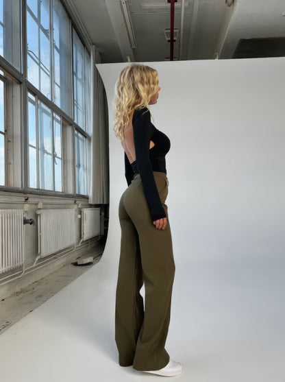CHARLOTTE | Pantalones acampanados modernos