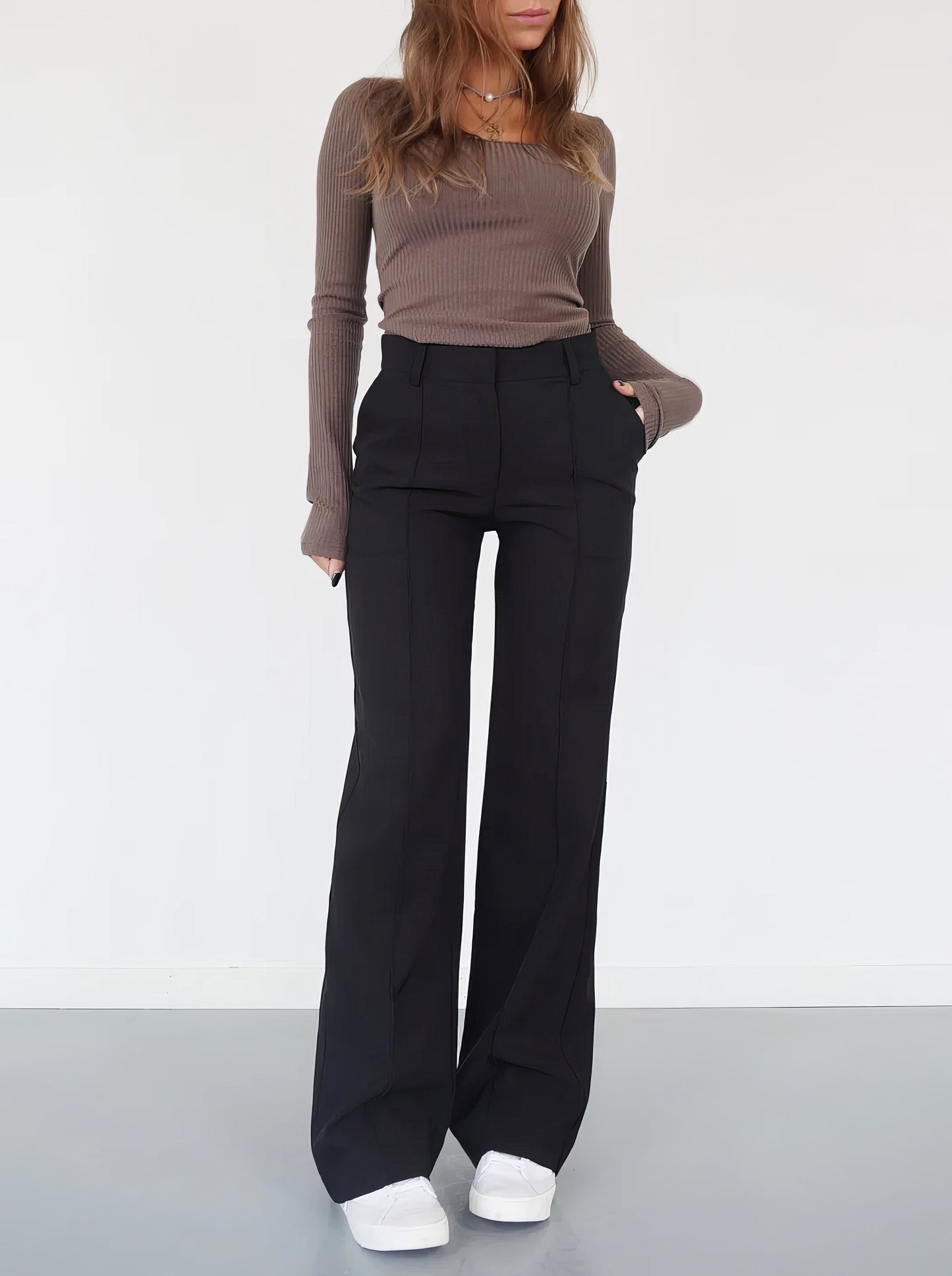 CHARLOTTE | Pantalones acampanados modernos