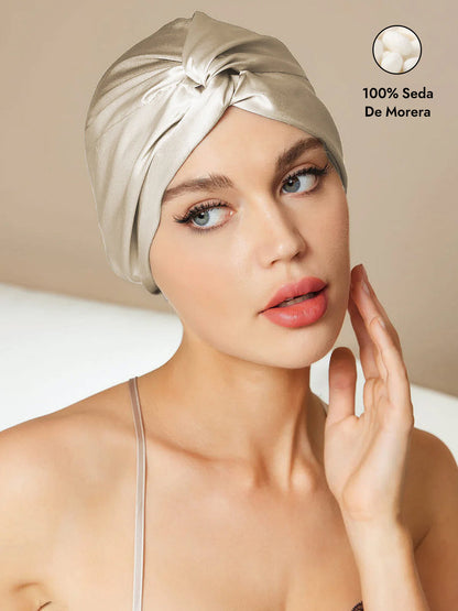 Gorro De Pura Seda Con Nudo Frontal