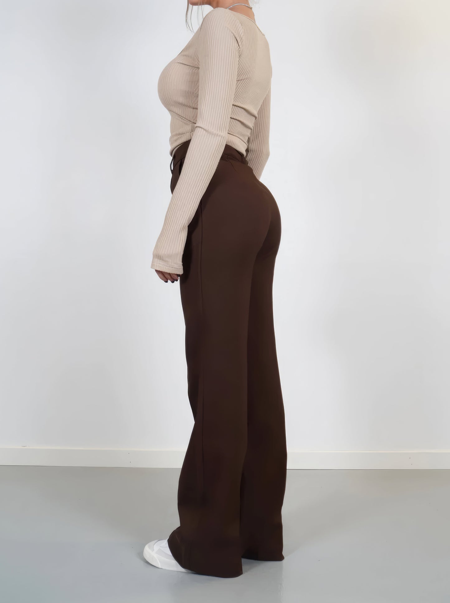 CHARLOTTE | Pantalones acampanados modernos