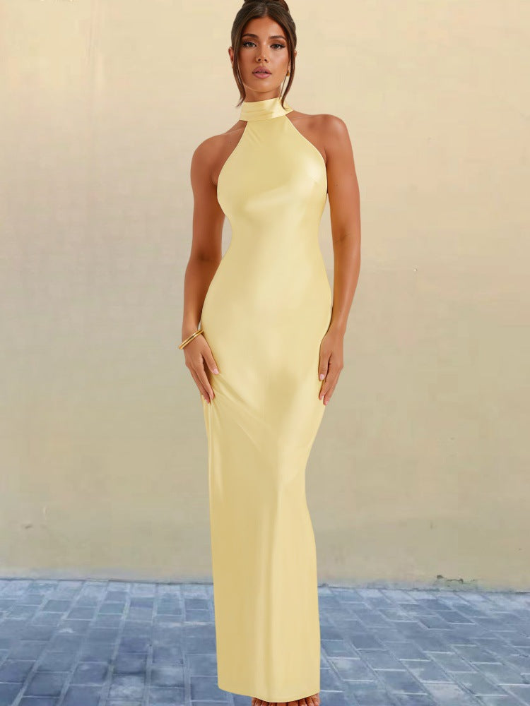 Bila | Elegante vestido largo de satén con escote
