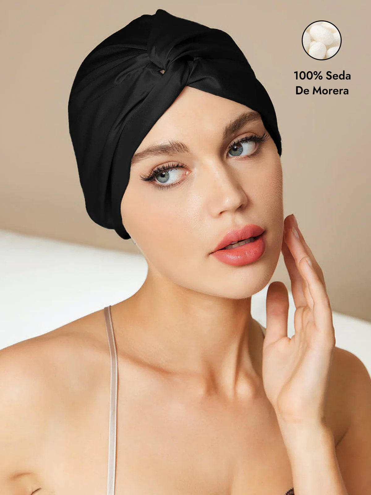 Gorro De Pura Seda Con Nudo Frontal