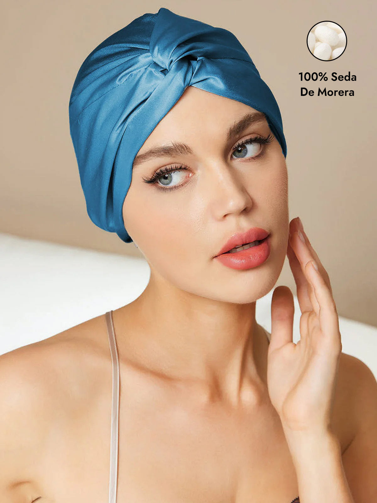 Gorro De Pura Seda Con Nudo Frontal