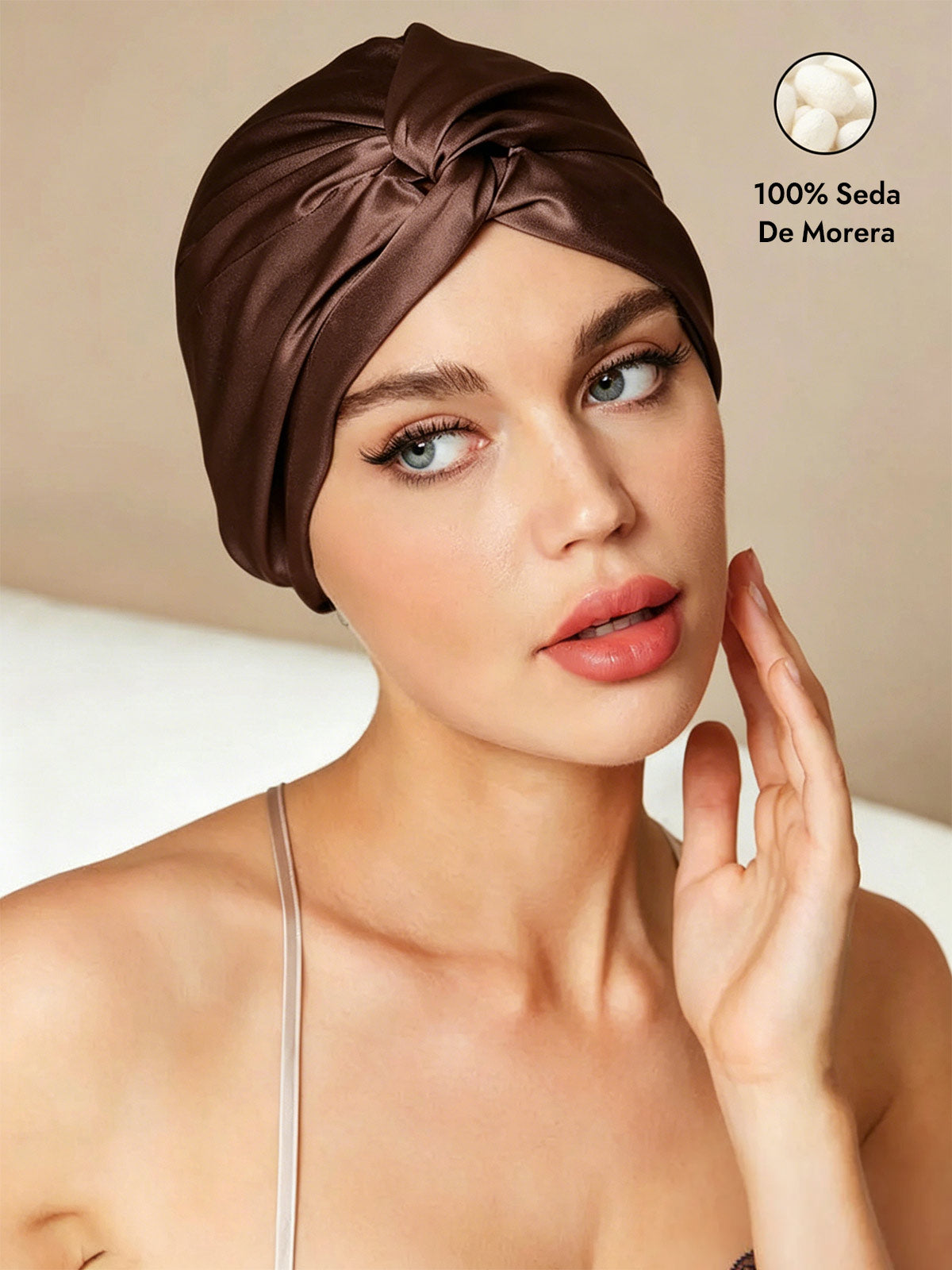 Gorro De Pura Seda Con Nudo Frontal