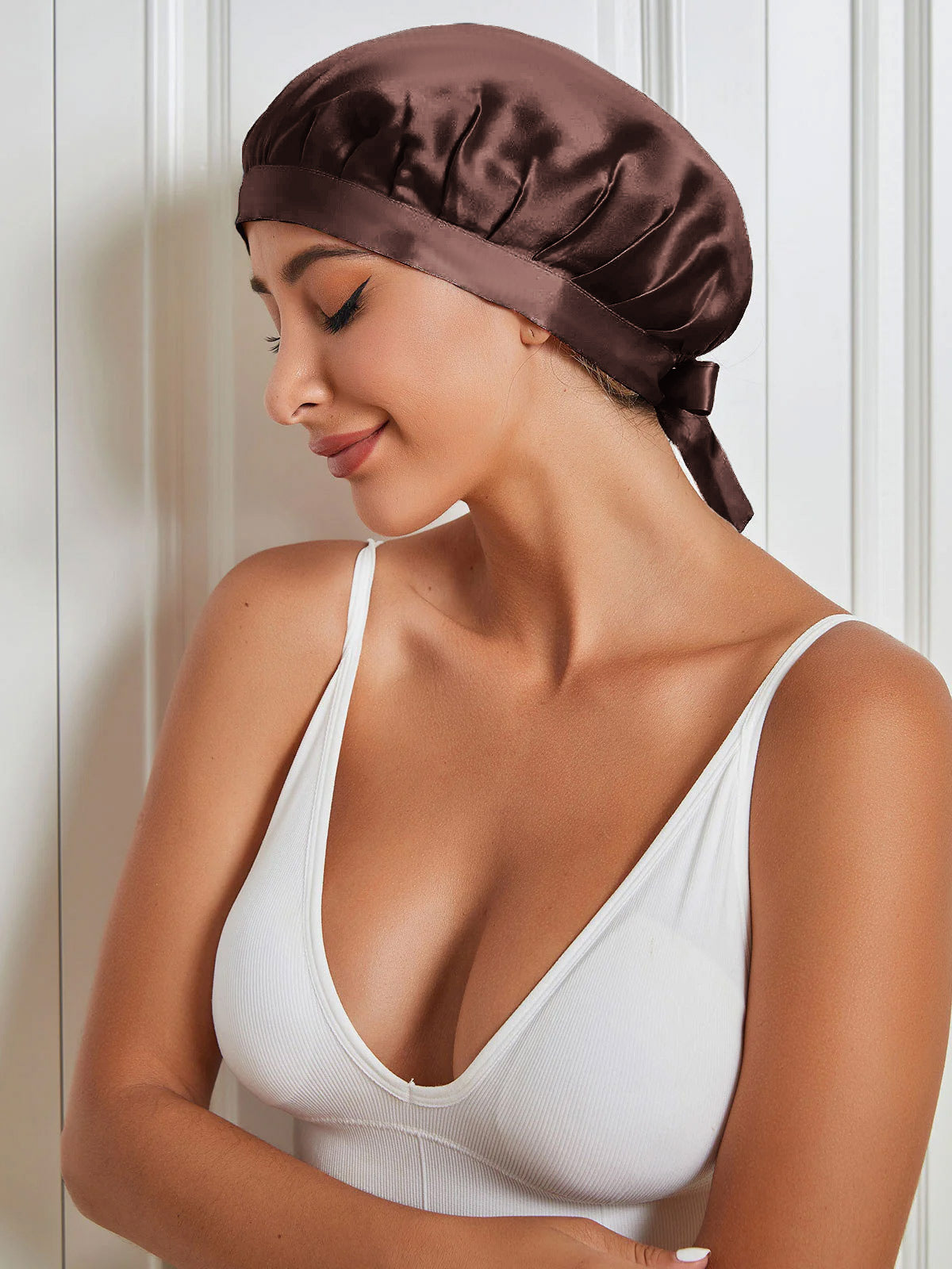 Gorro clásico de pura seda con cintas