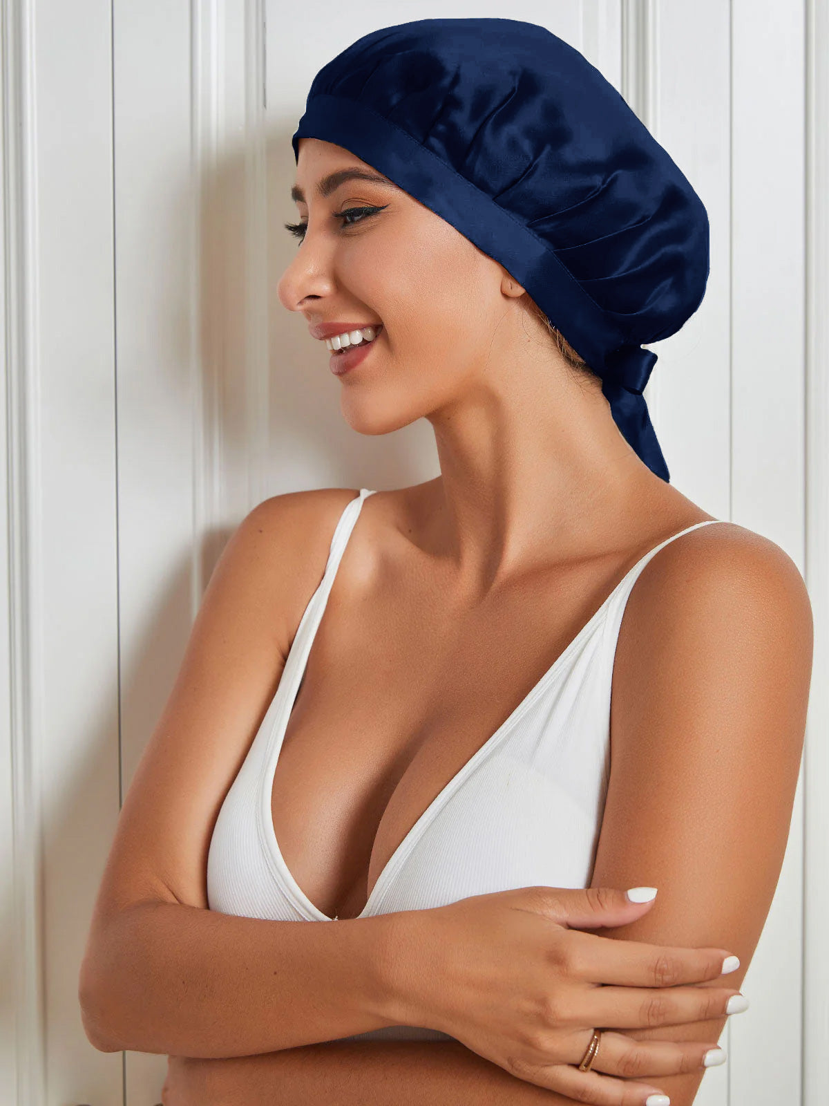 Gorro clásico de pura seda con cintas