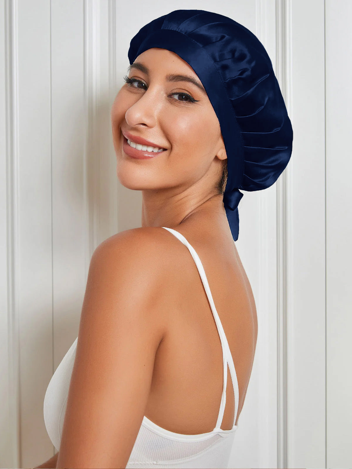 Gorro clásico de pura seda con cintas