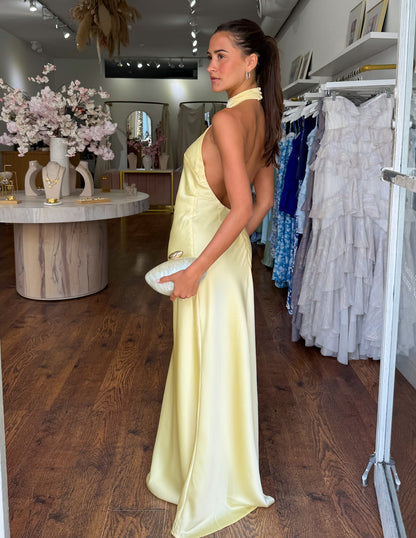 Bila | Elegante vestido largo de satén con escote