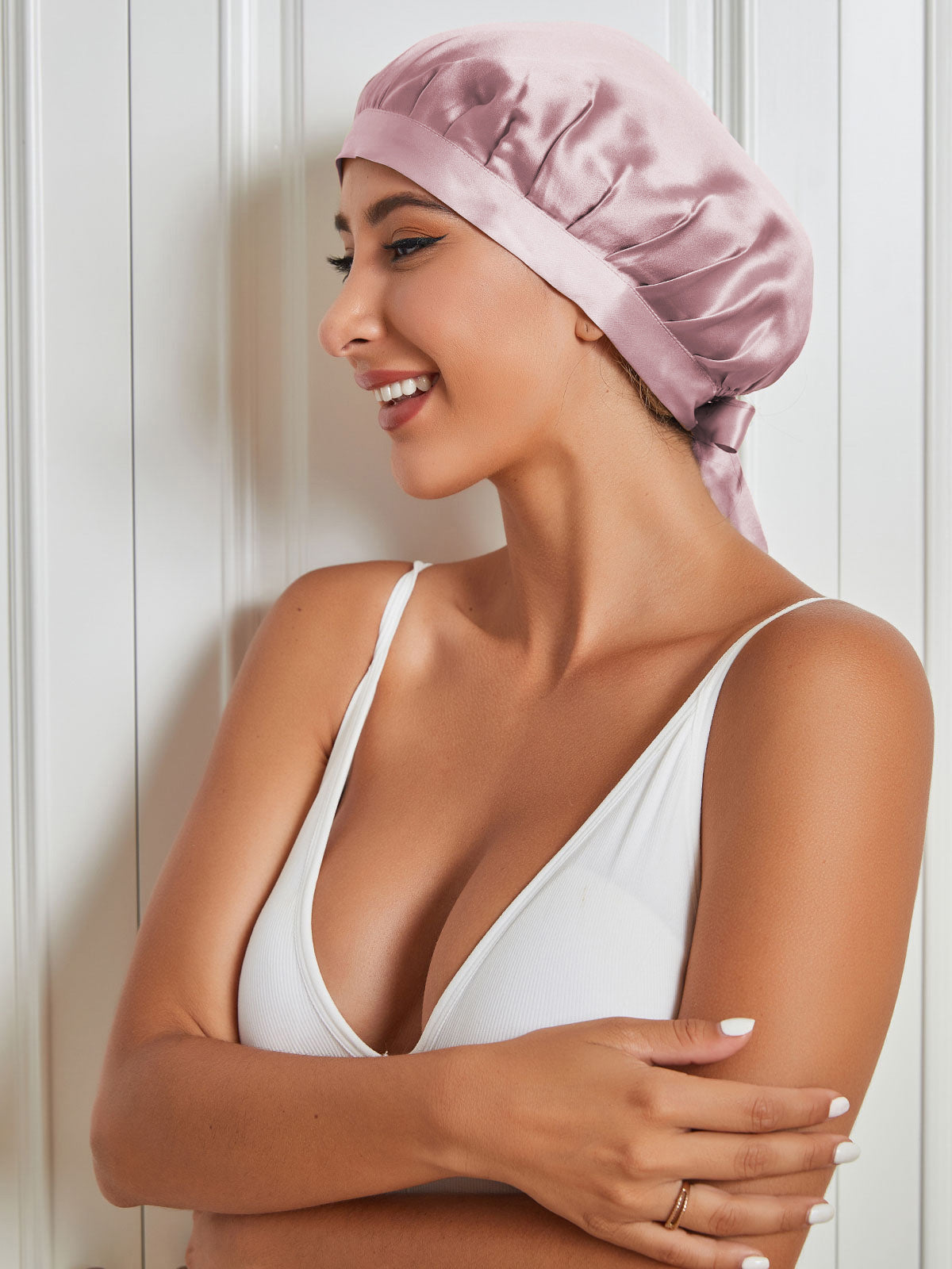 Gorro clásico de pura seda con cintas