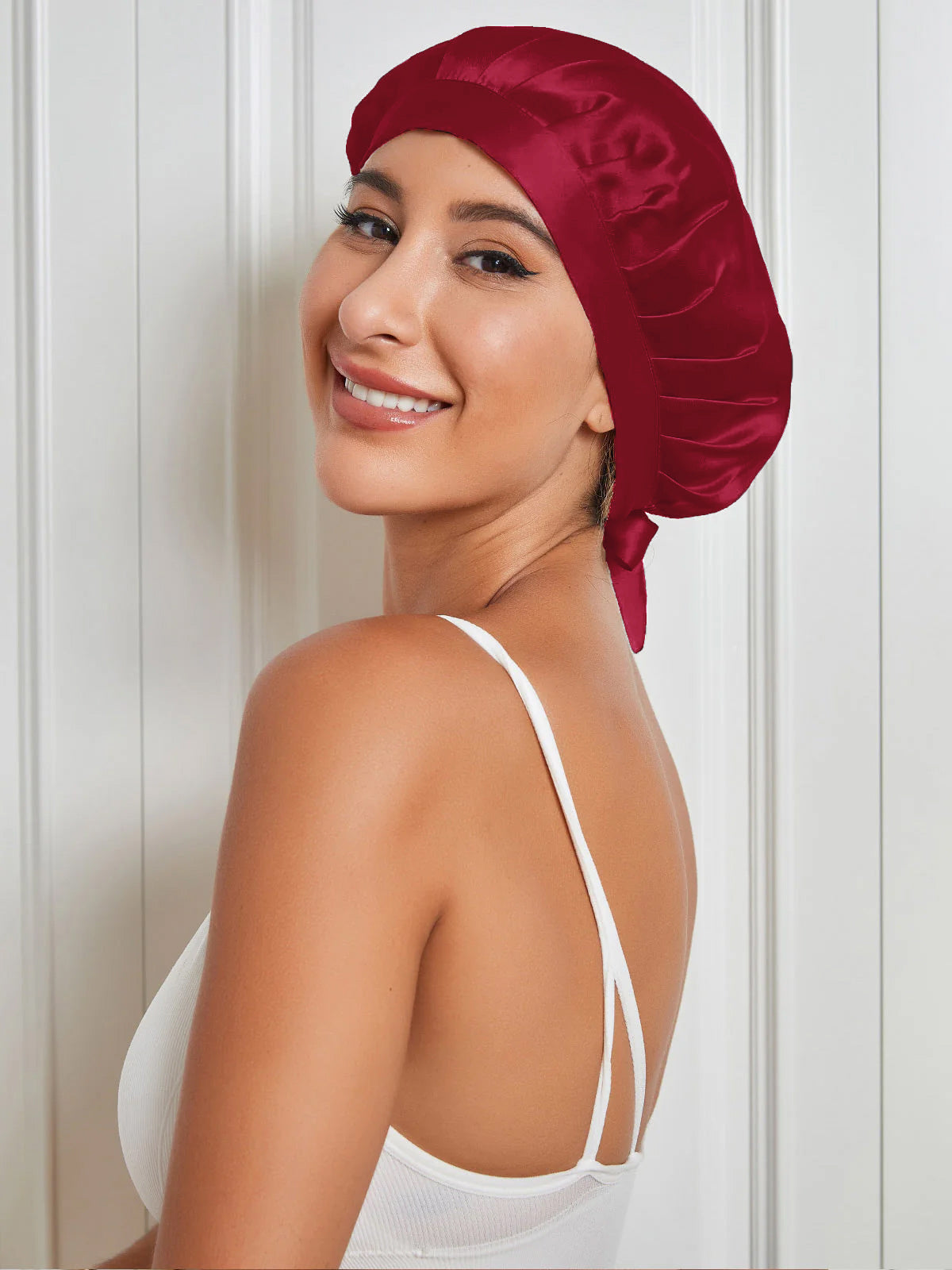 Gorro clásico de pura seda con cintas