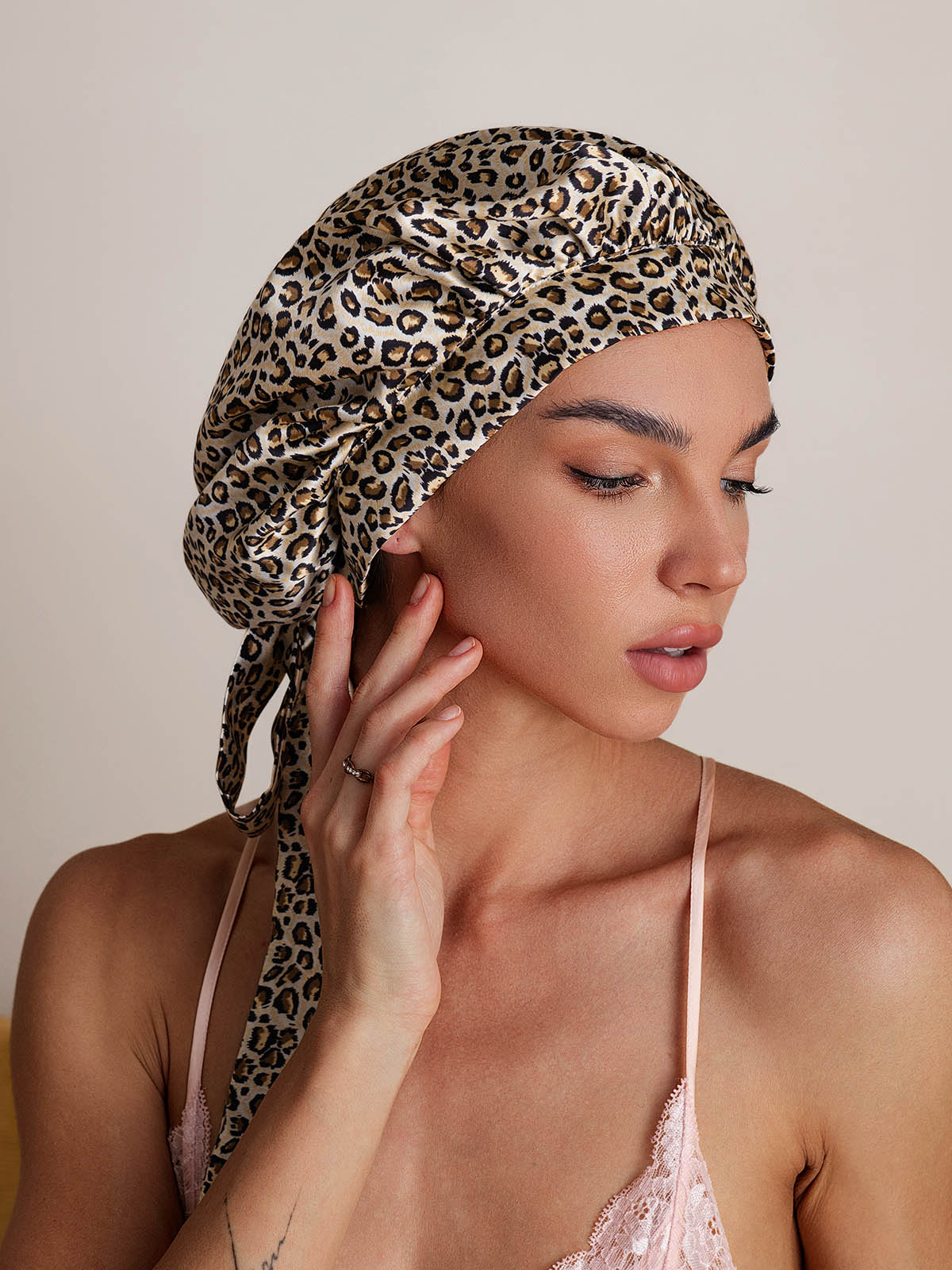 Gorro de dormir elegante de seda pura con cintas largas