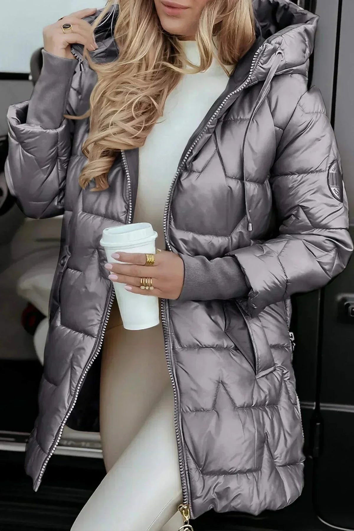 Ariana™ | Abrigo acolchado con capucha