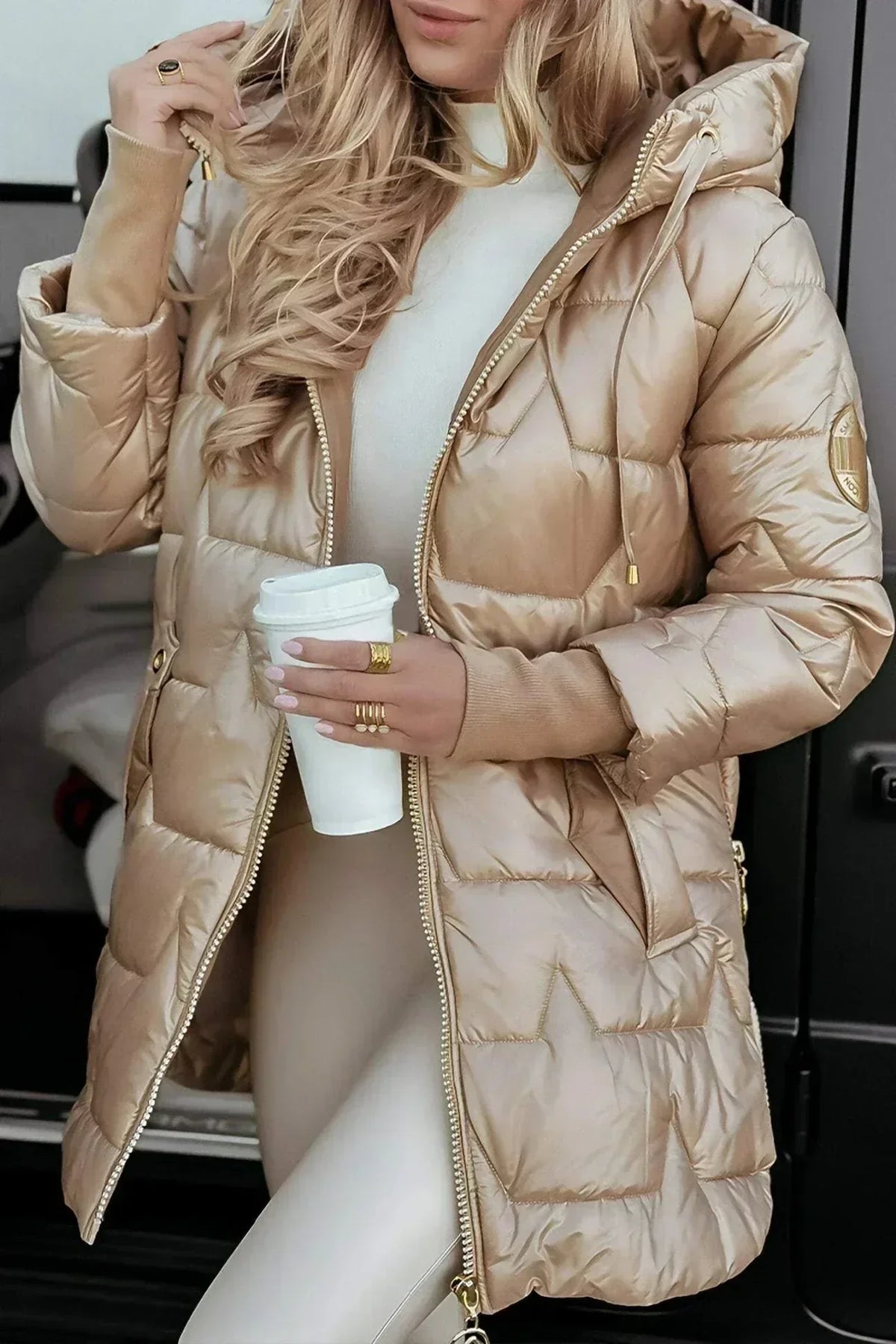 Ariana™ | Abrigo acolchado con capucha